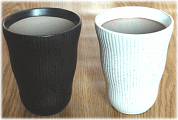 波型　フリーカップ　ホワイト／ブラック
